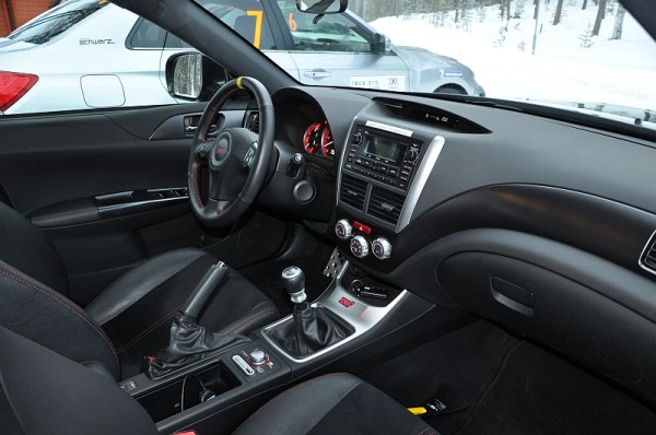 Michelin Winter Experience 2014 Subaru WRX STI Schwarz Cockpit